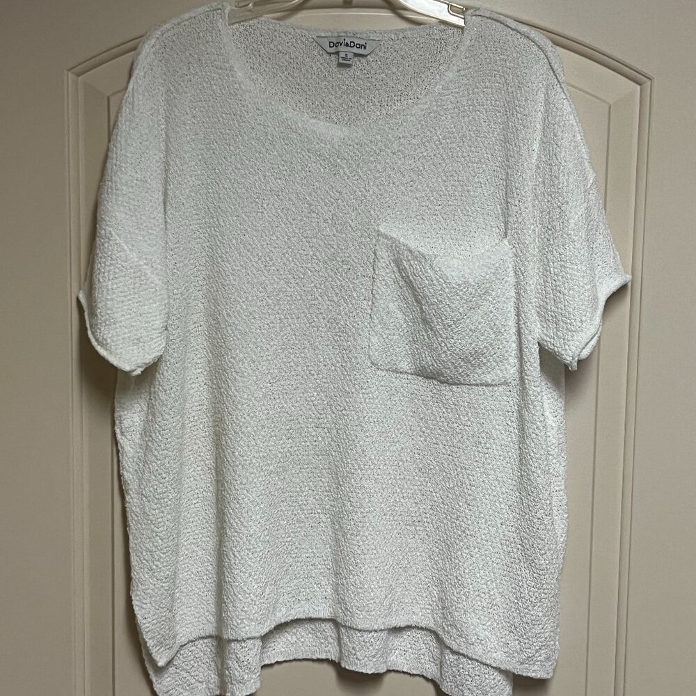 Davi & Dani White short sleeve sweater Size S